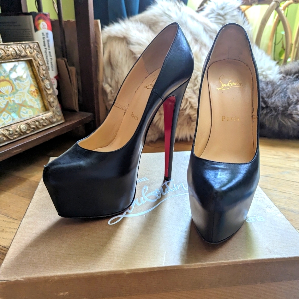 SOLD - Christian Louboutin Daffodile Platform Heels - Black Leather - 37